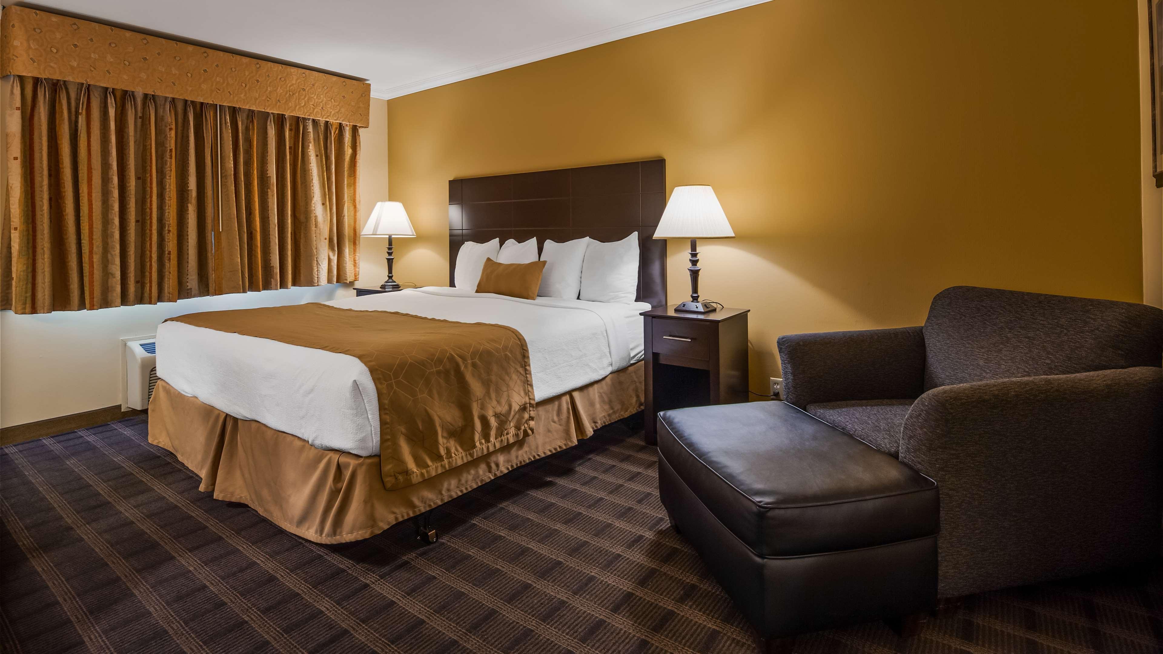 Best Western Inn & Suites Ontario Extérieur photo