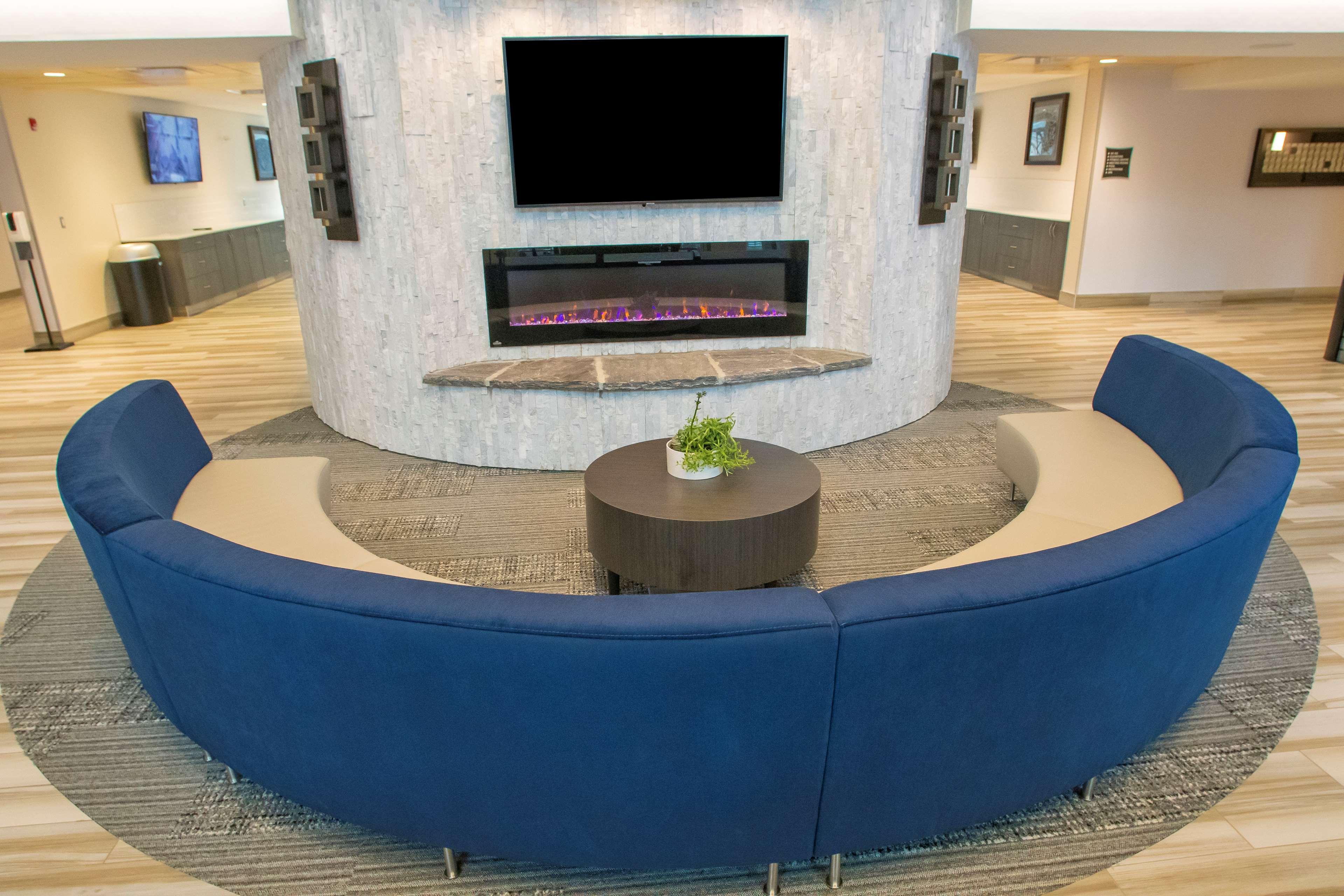 Best Western Inn & Suites Ontario Extérieur photo