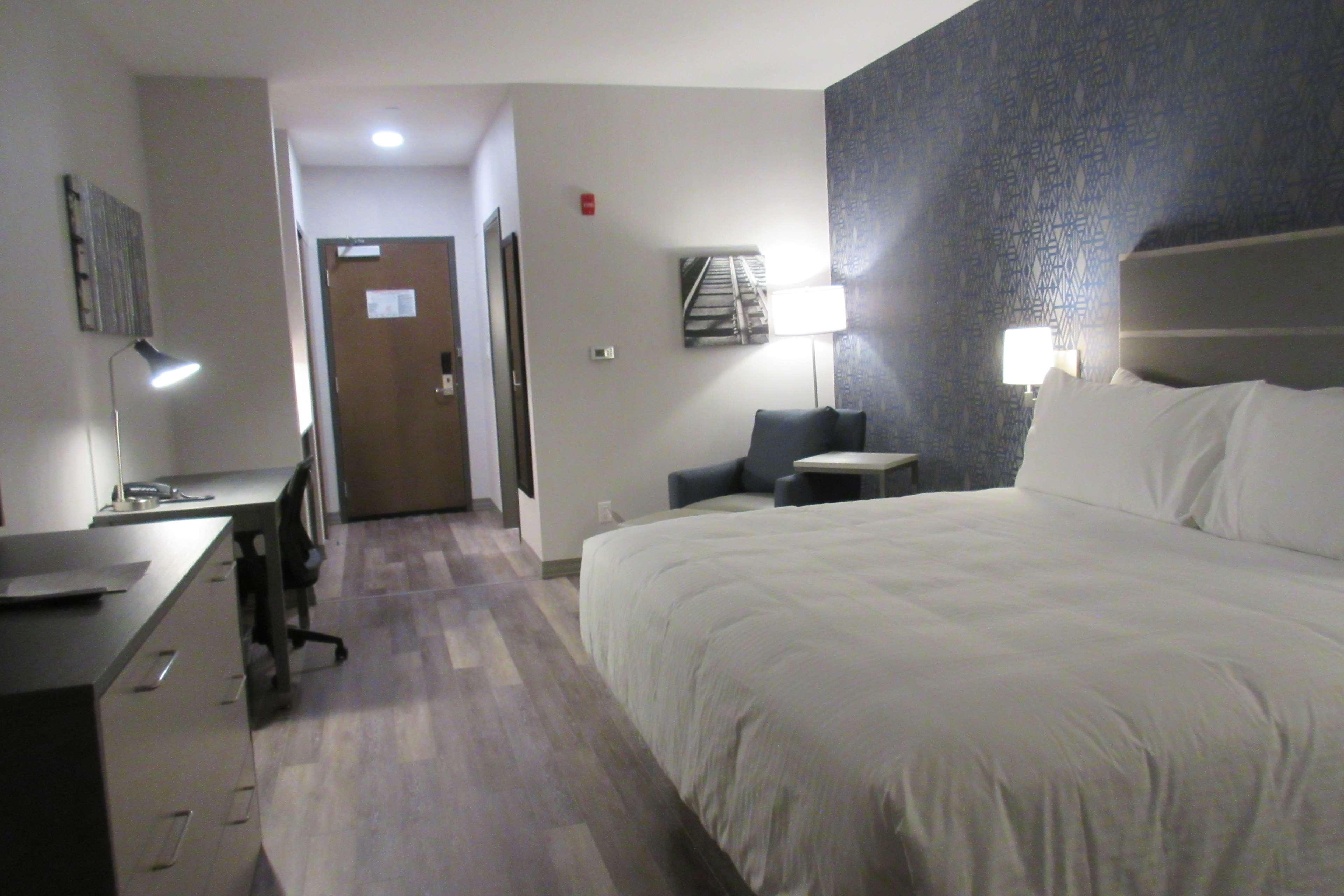 Best Western Inn & Suites Ontario Extérieur photo