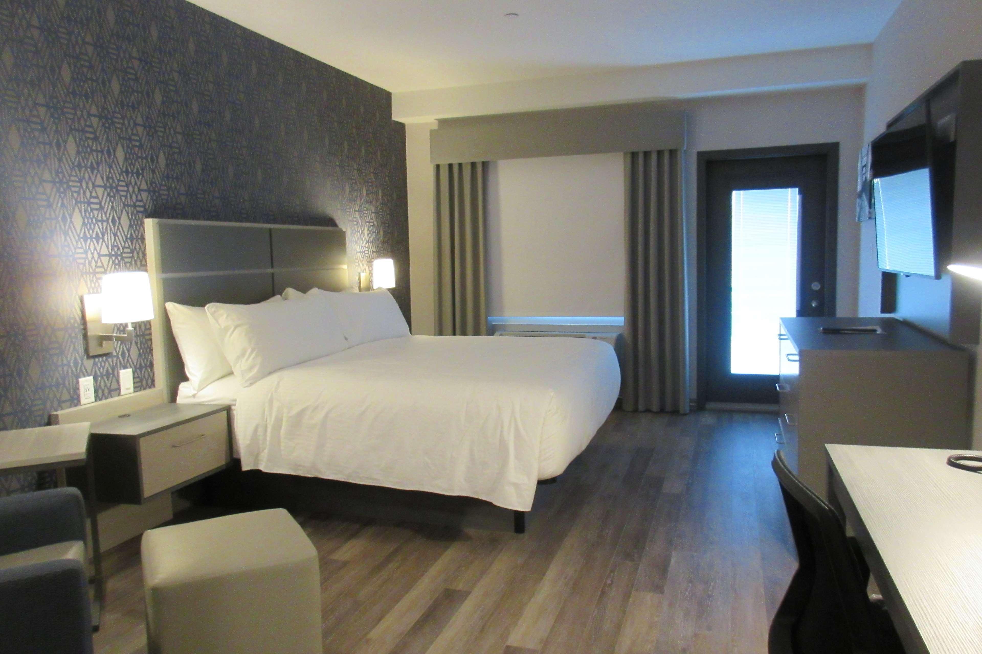 Best Western Inn & Suites Ontario Extérieur photo