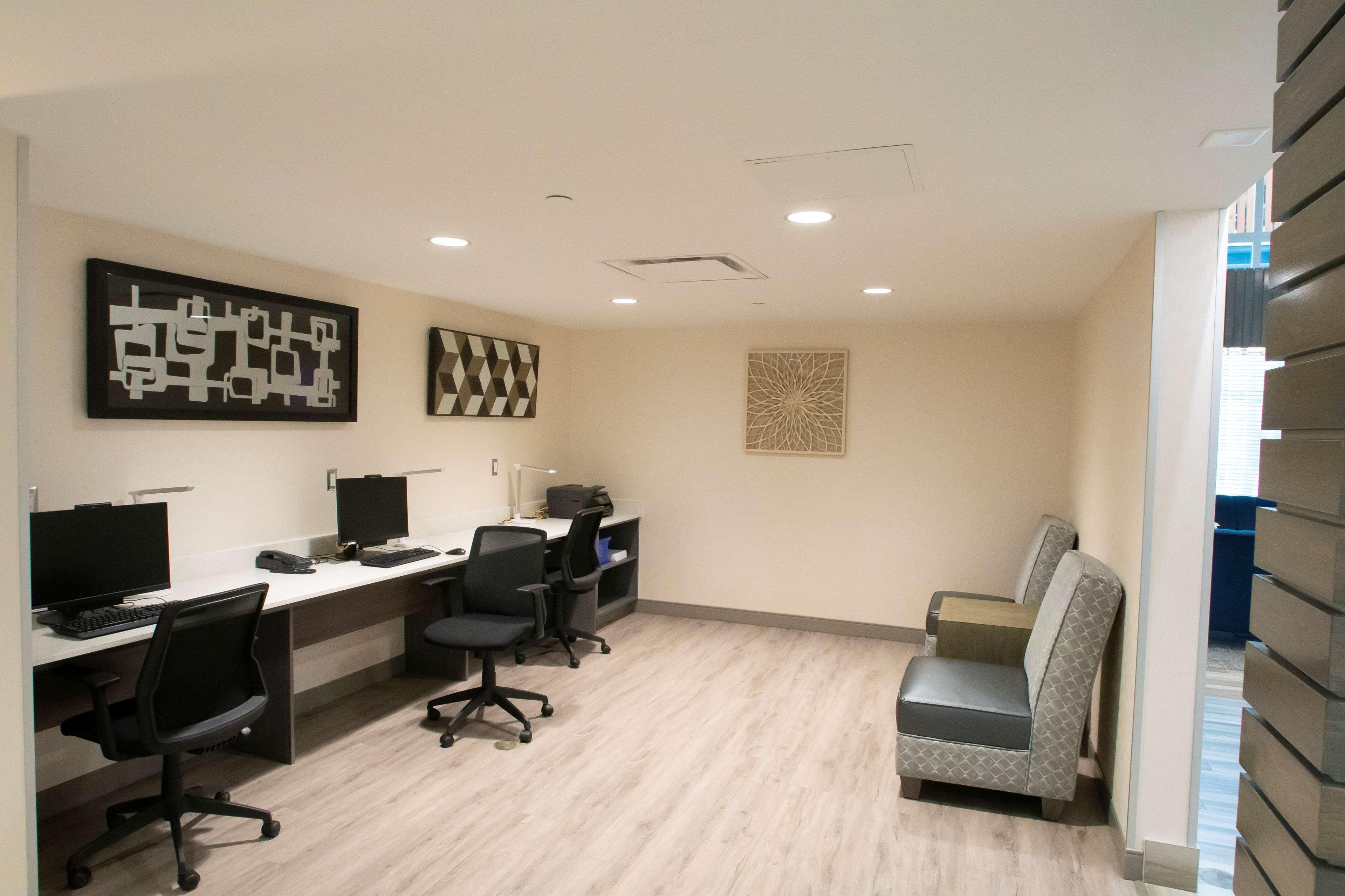 Best Western Inn & Suites Ontario Extérieur photo